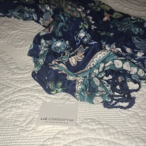 LIZ CLAIBORNE SCARF